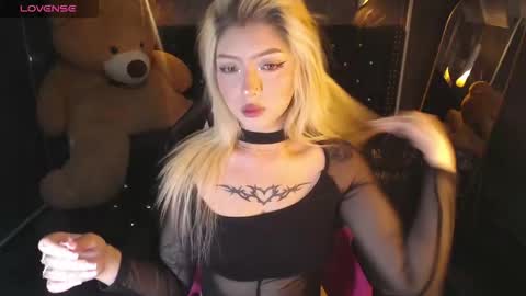 kitty_fox_b online show from 03-12-26, 01:17