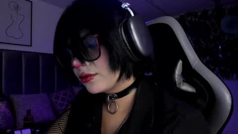 Snapshot of kitty_gang chatting on 06-18-26, 01:50 Camila online show from 06-18-26, 01:50