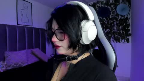 Snapshot of kitty_gang chatting on 07-16-26, 12:27 Camila online show from 07-16-26, 12:27