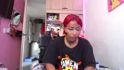 Snapshot of kitty_moon2 chatting on 10-06-25, 10:07 Kitty online show from 10-06-25, 10:07