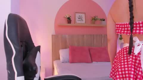 Snapshot of kitty_sweeety_ chatting on 09-18-25, 01:02 K I T T Y online show from 09-18-25, 01:02