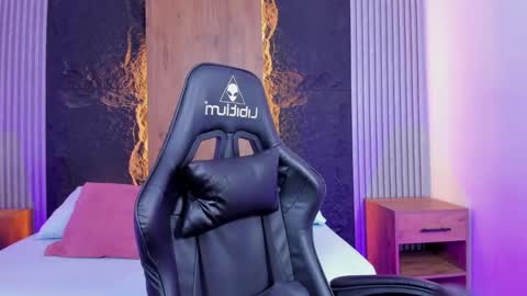 Snapshot of kitty_sweeety_ chatting on 09-23-25, 12:52 K I T T Y online show from 09-23-25, 12:52