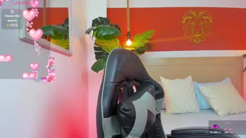 Snapshot of kitty_sweeety_ chatting on 10-16-25, 08:32 K I T T Y online show from 10-16-25, 08:32