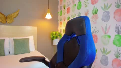 Snapshot of kitty_sweeety_ chatting on 11-08-25, 12:49 K I T T Y online show from 11-08-25, 12:49