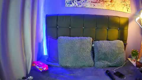 K I T T Y   online show from 02-06-26, 08:56