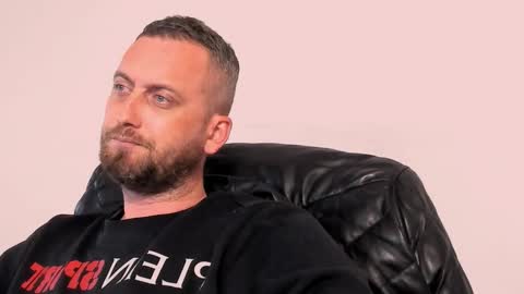 Snapshot of kittydom6969 chatting on 09-19-25, 03:52 Your Owner online show from 09-19-25, 03:52