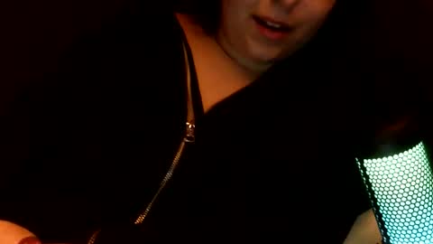 Snapshot of kittygirl__ chatting on 11-29-25, 10:13 kitty online show from 11-29-25, 10:13