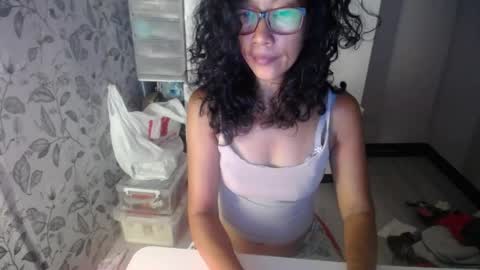 Snapshot of kittykatss chatting on 05-26-26, 10:44 Viktoria online show from 05-26-26, 10:44