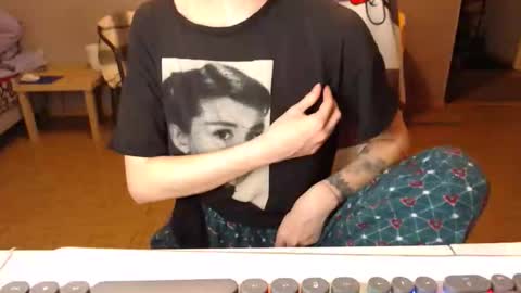 KittyloveMoon online show from 04-18-26, 05:17