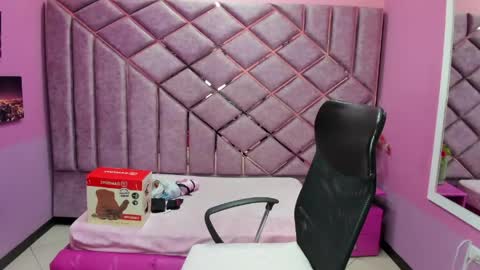 Sarah online show from 04-14-26, 02:56