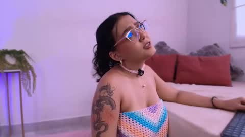 Snapshot of kittysophie_ chatting on 11-04-25, 07:02 Sophie online show from 11-04-25, 07:02