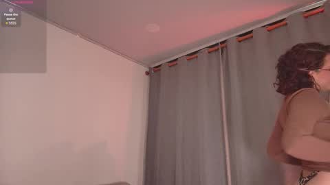 Sophie online show from 03-25-26, 12:16