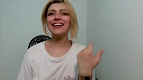 Kitty Trixy online show from 05-01-26, 08:46