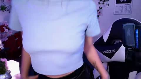 Kittyuwu  online show from 04-23-26, 04:57