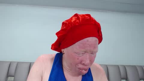 Snapshot of kittywhiteass chatting on 09-21-25, 06:48 kittywhiteass online show from 09-21-25, 06:48