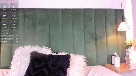 Snapshot of kittyy_milk chatting on 10-23-25, 08:29 K I T T Y Y online show from 10-23-25, 08:29