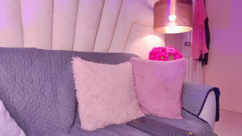 Snapshot of kity_hill chatting on 06-08-26, 04:02 Kitty Hill online show from 06-08-26, 04:02