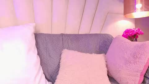 Snapshot of kity_hill chatting on 06-09-26, 05:19 Kitty Hill online show from 06-09-26, 05:19