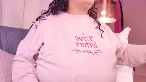 Snapshot of kity_hill chatting on 06-22-26, 02:57 Kitty Hill online show from 06-22-26, 02:57