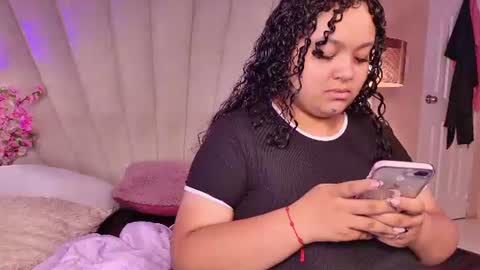 Snapshot of kity_hill chatting on 06-26-26, 04:06 Kitty Hill online show from 06-26-26, 04:06