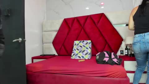 Snapshot of kity_spiderr chatting on 05-28-26, 12:13 Luisa y Jairo online show from 05-28-26, 12:13