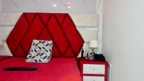 Luisa y Jairo online show from 06-30-26, 12:06