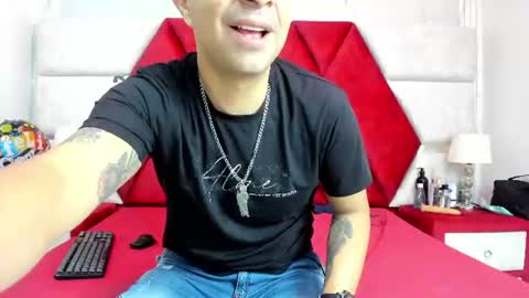 Luisa y Jairo online show from 07-04-26, 01:06