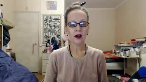 Snapshot of kiuminberry chatting on 12-25-24, 05:47 KiuminBerry online show from 12-25-24, 05:47