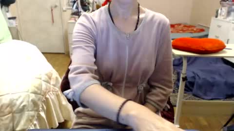 Snapshot of kiuminberry chatting on 11-04-25, 03:22 KiuminBerry online show from 11-04-25, 03:22