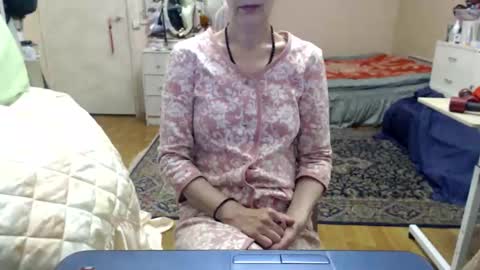 Snapshot of kiuminberry chatting on 11-15-25, 10:23 KiuminBerry online show from 11-15-25, 10:23