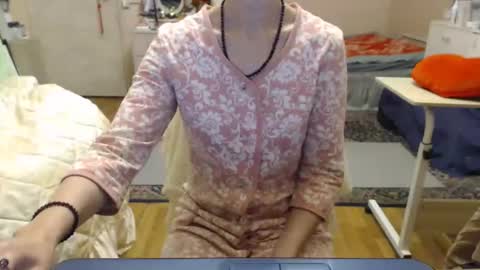 Snapshot of kiuminberry chatting on 11-30-25, 05:39 KiuminBerry online show from 11-30-25, 05:39