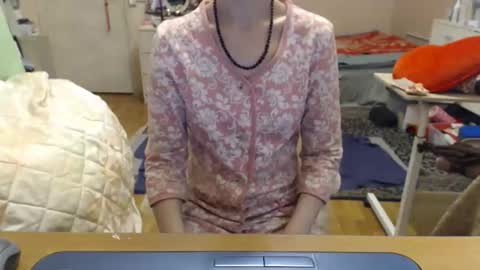 Snapshot of kiuminberry chatting on 12-03-25, 02:37 KiuminBerry online show from 12-03-25, 02:37