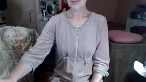 Snapshot of kiuminberry chatting on 06-07-26, 10:52 KiuminBerry online show from 06-07-26, 10:52