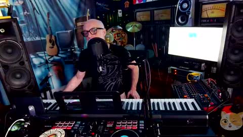 kiveuxmakeu online show from 03-05-26, 04:47