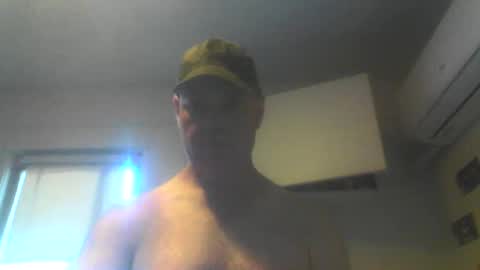 kiwiguy19773 online show from 12-21-25, 02:41