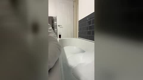 kjj1990 online show from 03-19-26, 01:20