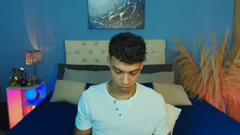 Snapshot of klaton__ chatting on 11-08-25, 12:00 klaton__ online show from 11-08-25, 12:00