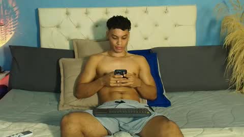 Snapshot of klaton__ chatting on 12-14-25, 01:00 klaton__ online show from 12-14-25, 01:00