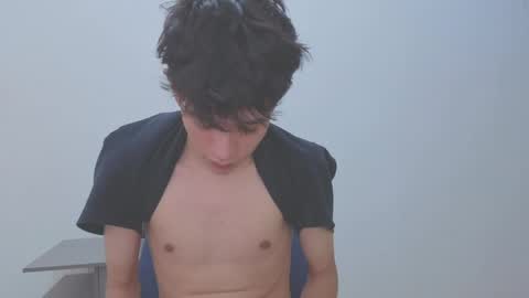 Snapshot of klaus_sunrise chatting on 04-07-26, 03:23 klaus online show from 04-07-26, 03:23