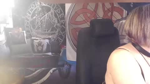 Michelle online show from 05-11-26, 05:57