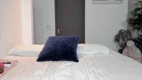 Christina online show from 12-04-24, 06:44