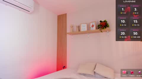 Snapshot of kleverly_manson1 chatting on 02-08-25, 12:17 online show from 02-08-25, 12:17