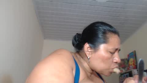 Snapshot of kloe_boobs chatting on 09-18-25, 07:27 Kloe online show from 09-18-25, 07:27