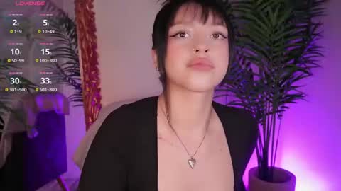 Snapshot of kloe_meow chatting on 06-27-26, 03:33 Kloe online show from 06-27-26, 03:33
