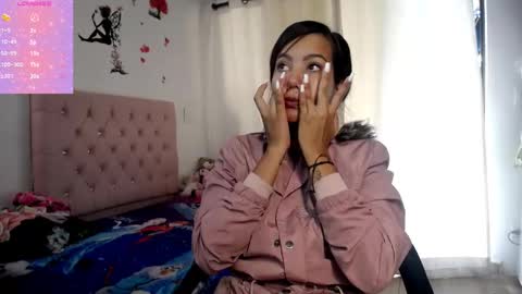 Snapshot of kloy_sech chatting on 02-26-25, 02:25 Valen online show from 02-26-25, 02:25