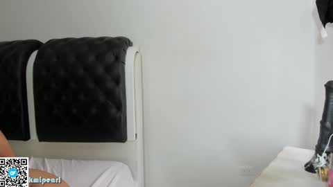 Snapshot of kmipearl chatting on 02-25-25, 01:39 Camila Reyes online show from 02-25-25, 01:39