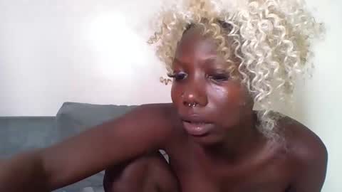 Snapshot of knight_nurse69 chatting on 10-26-25, 06:58 knight_nurse69 online show from 10-26-25, 06:58