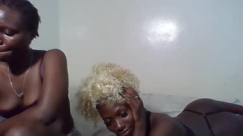 Snapshot of knight_nurse69 chatting on 10-29-25, 07:37 knight_nurse69 online show from 10-29-25, 07:37