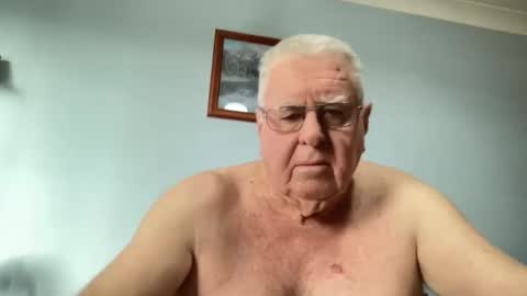Snapshot of knights2001 chatting on 03-08-26, 09:51 Aussiedude online show from 03-08-26, 09:51