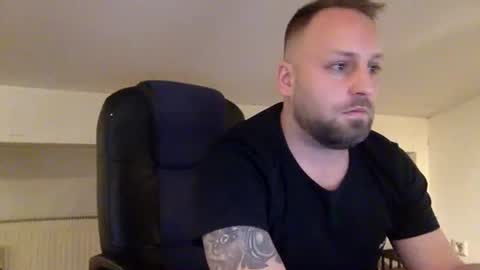 hugo online show from 02-01-26, 01:53